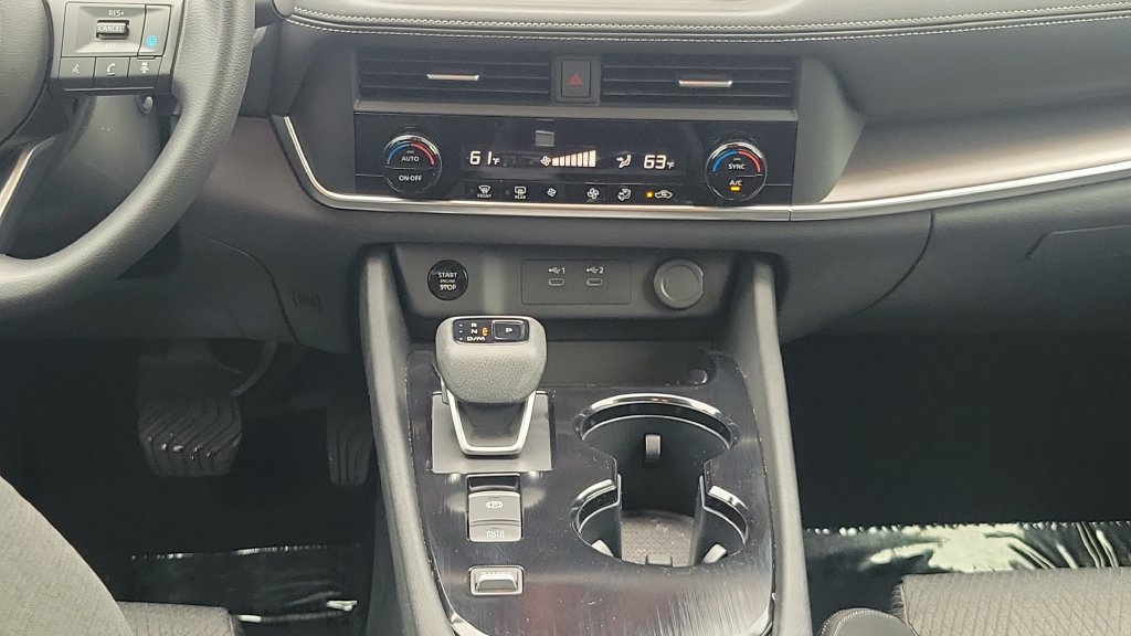 Used 2024 Nissan Rogue SV FWD image 14