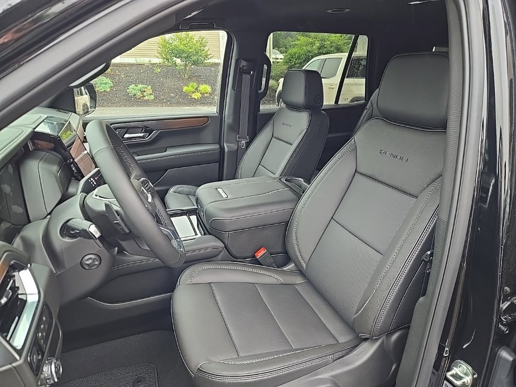 New 2026 GMC Yukon Denali AWD/4WD image 16