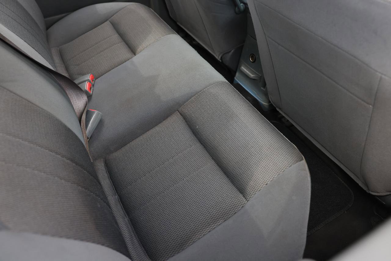 Used 2004 Nissan Frontier XE w/ (PWR) Pwr Pkg image 12