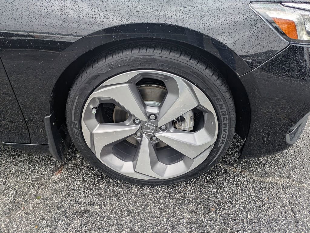 Used 2018 Honda Accord Touring image 11