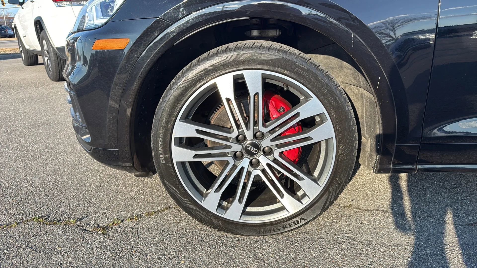 Used 2020 Audi SQ5 Premium Plus w/ Premium Plus Package image 25