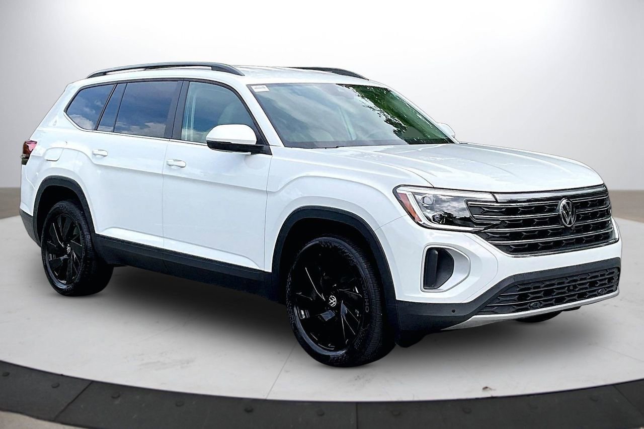 Used 2025 Volkswagen Atlas SE w/ Black Wheel Package AWD/4WD image 2