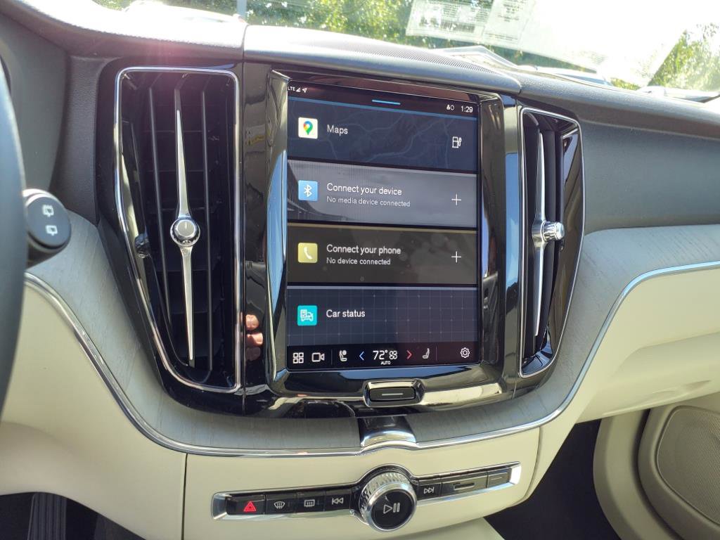 Certified 2025 Volvo XC60 T8 Plus w/ Climate Package image 19