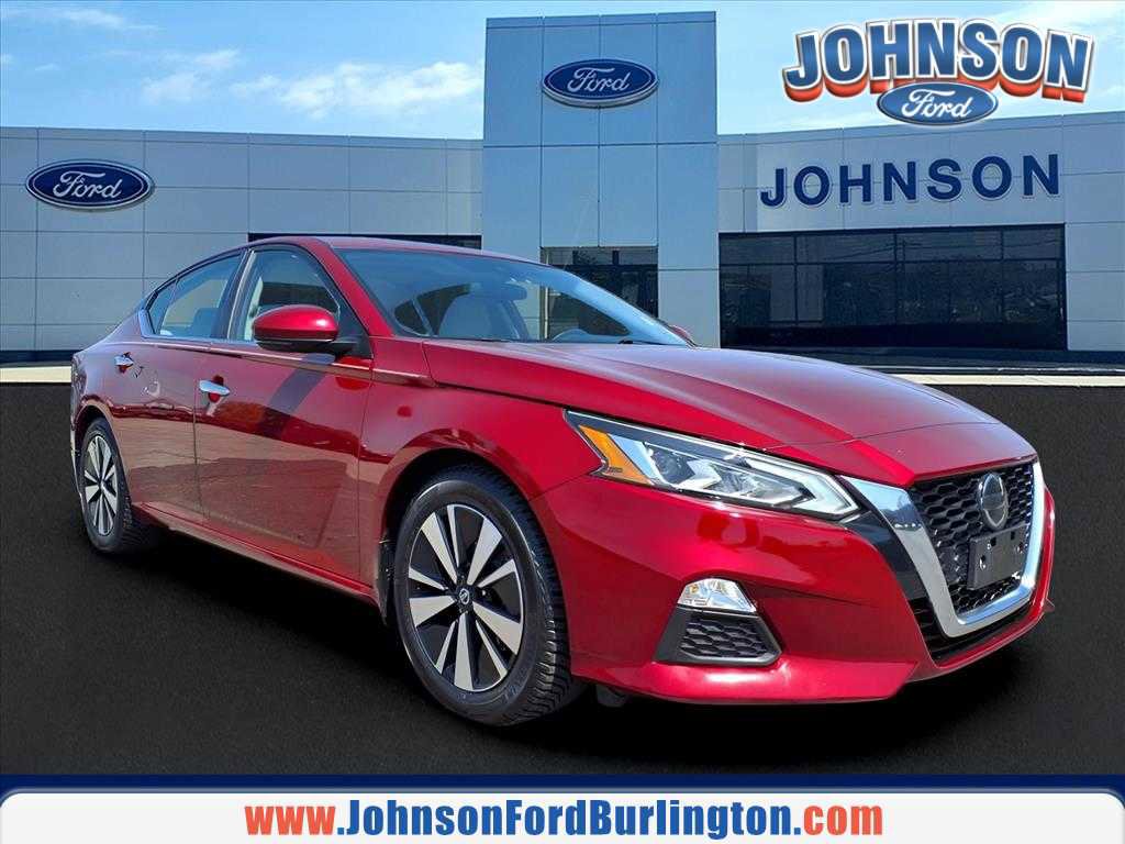 Used 2022 Nissan Altima 2.5 SV w/ SV Premium Package