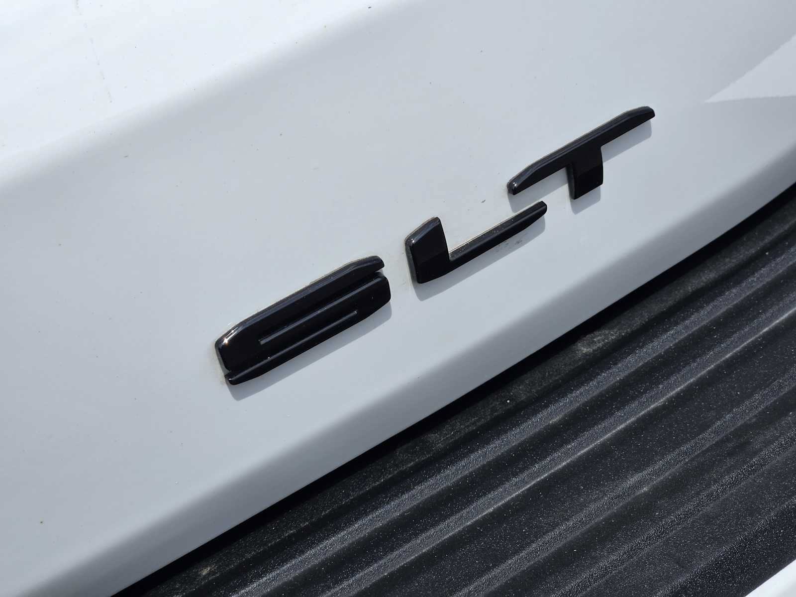 Certified 2024 GMC Yukon SLT w/ SLT Luxury Package AWD/4WD image 12