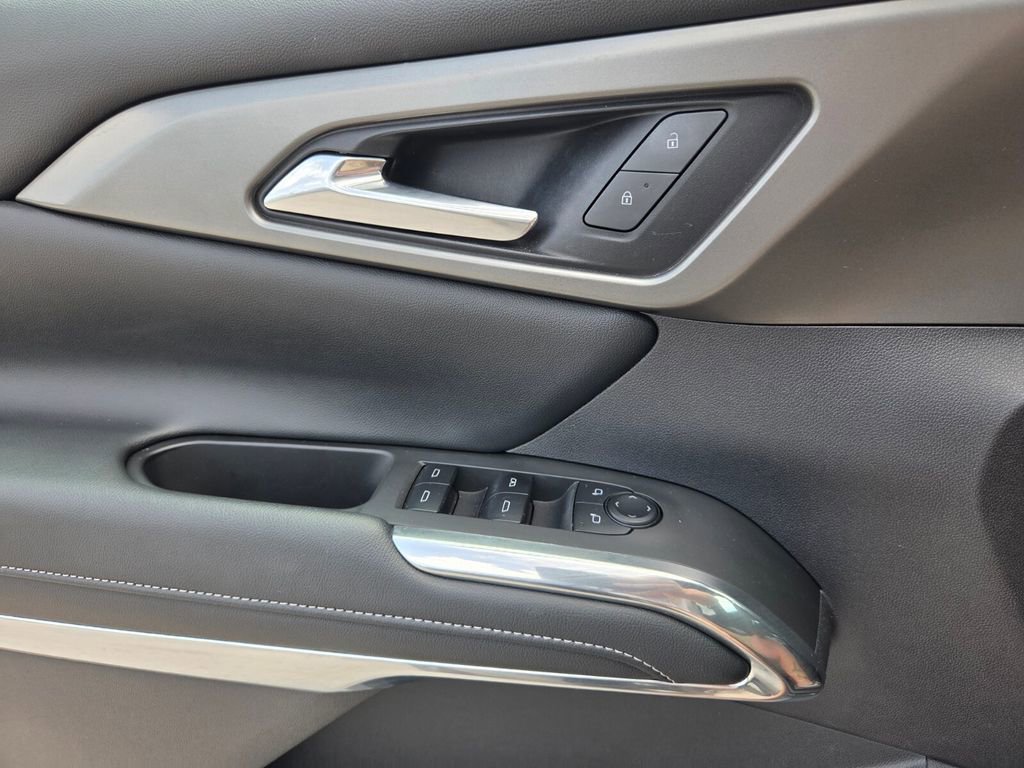 Used 2025 Chevrolet Traverse LT w/ Midnight/Sport Edition FWD image 22