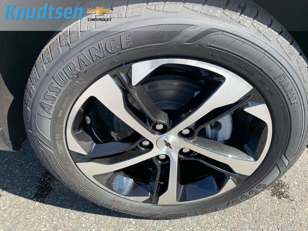 New 2026 Chevrolet Trax RS w/ Sunroof Package FWD image 9