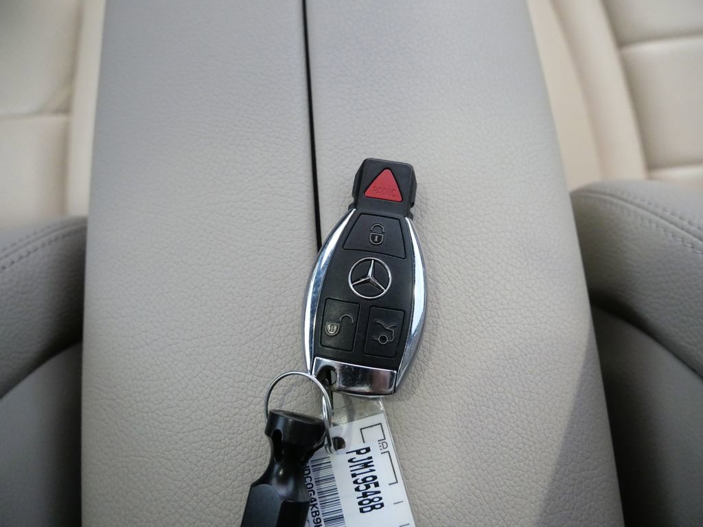 Used 2017 Mercedes-Benz GLC 300 4MATIC image 30