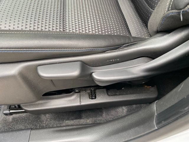 Used 2025 Chevrolet Trax LT FWD image 29