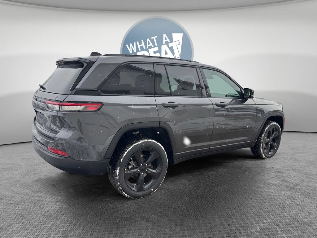 New 2025 Jeep Grand Cherokee Limited w/ Black Appearance Package AWD/4WD image 3