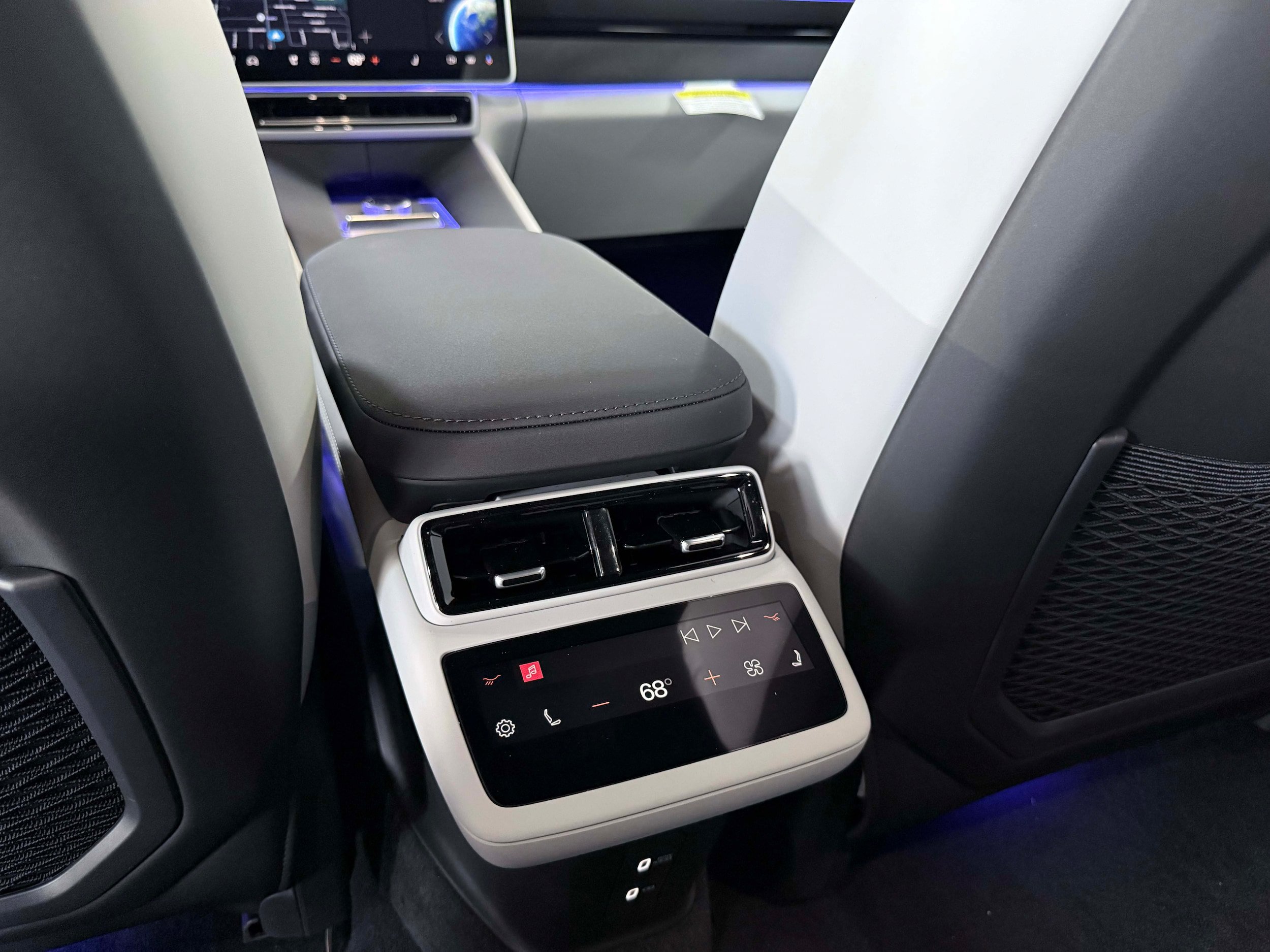 New 2026 Polestar Polestar 4 AWD/4WD image 16