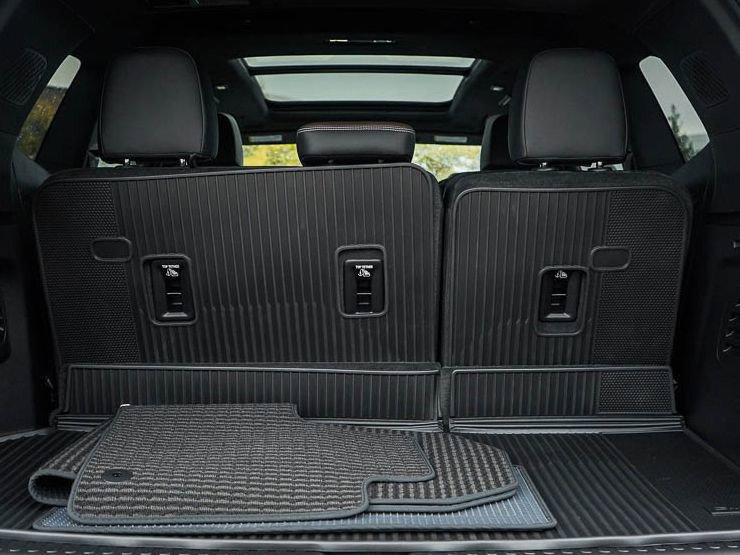 New 2026 GMC Acadia Denali Ultimate w/ LPO, Floor Liner Package AWD/4WD image 8