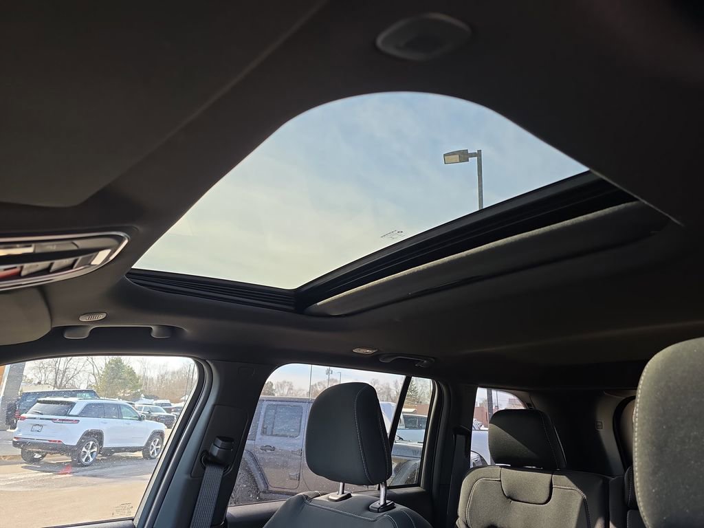 New 2026 Jeep Grand Cherokee Laredo X image 31