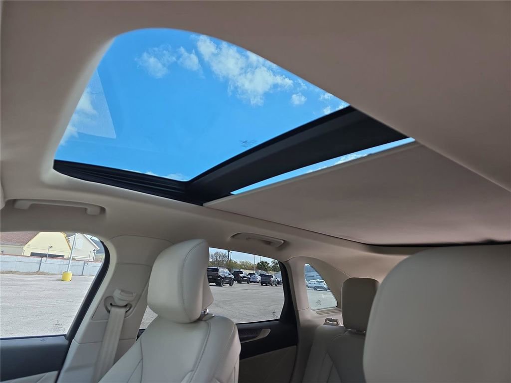 Used 2017 Lincoln MKC Reserve image 28