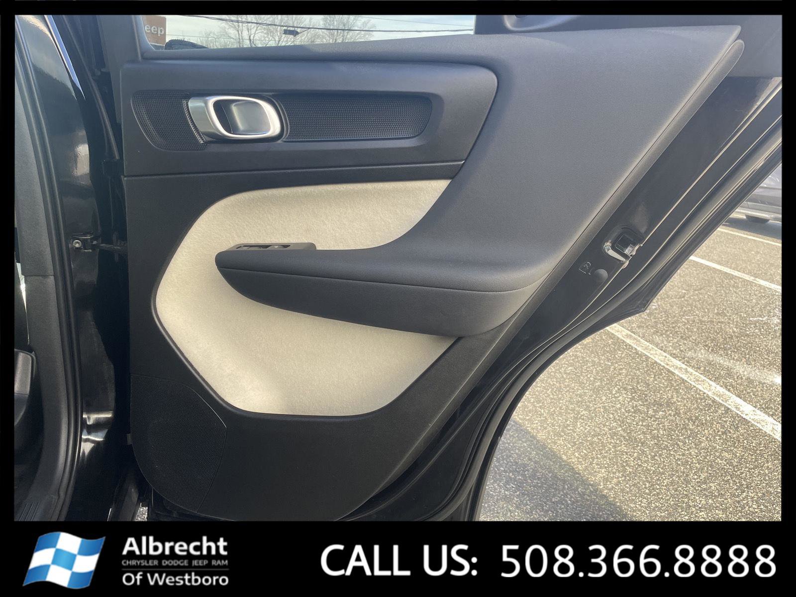 Used 2024 Volvo XC40 B5 Ultimate w/ Climate Package AWD/4WD image 19