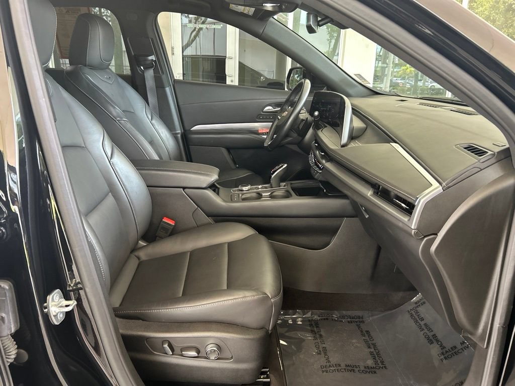 Used 2025 Cadillac XT4 Premium Luxury FWD image 24