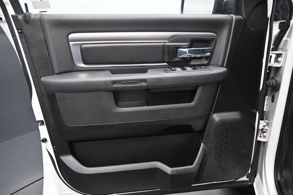 Used 2024 RAM 1500 Warlock RWD image 10