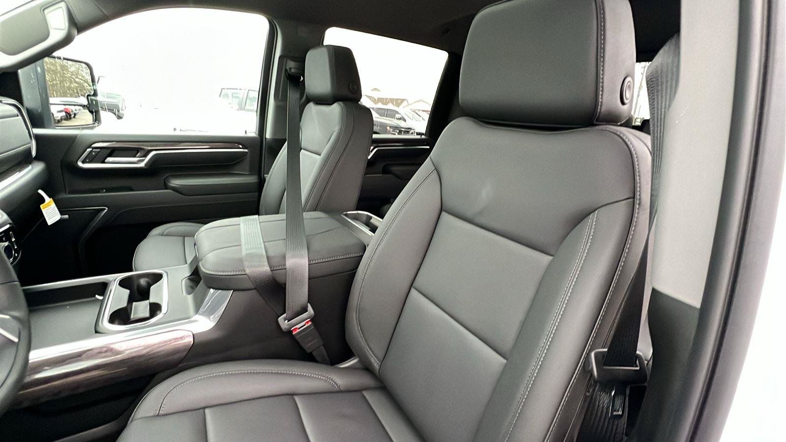 New 2026 Chevrolet Silverado 3500 LTZ w/ LTZ Plus Package AWD/4WD image 15