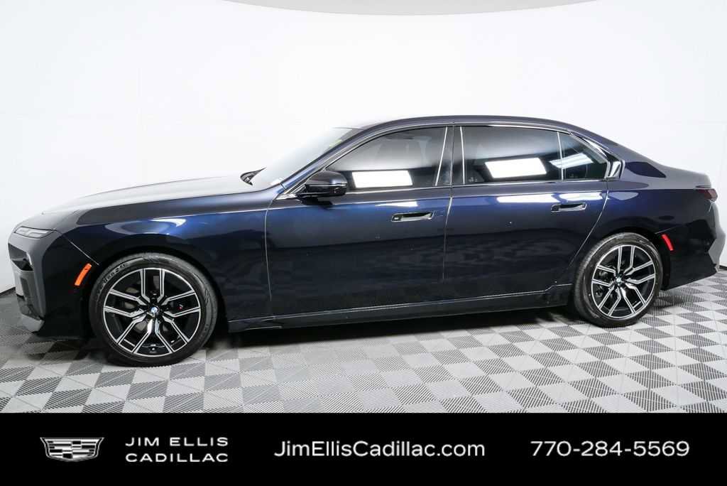 Used 2023 BMW 760i xDrive image 26