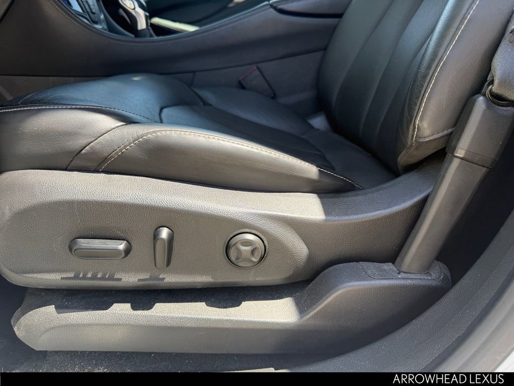 Used 2017 Buick Envision Essence FWD image 11