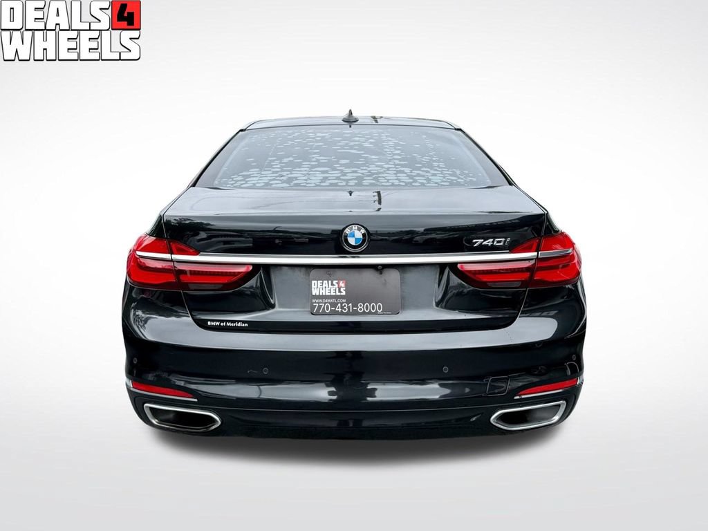 Used 2018 BMW 740i RWD image 10