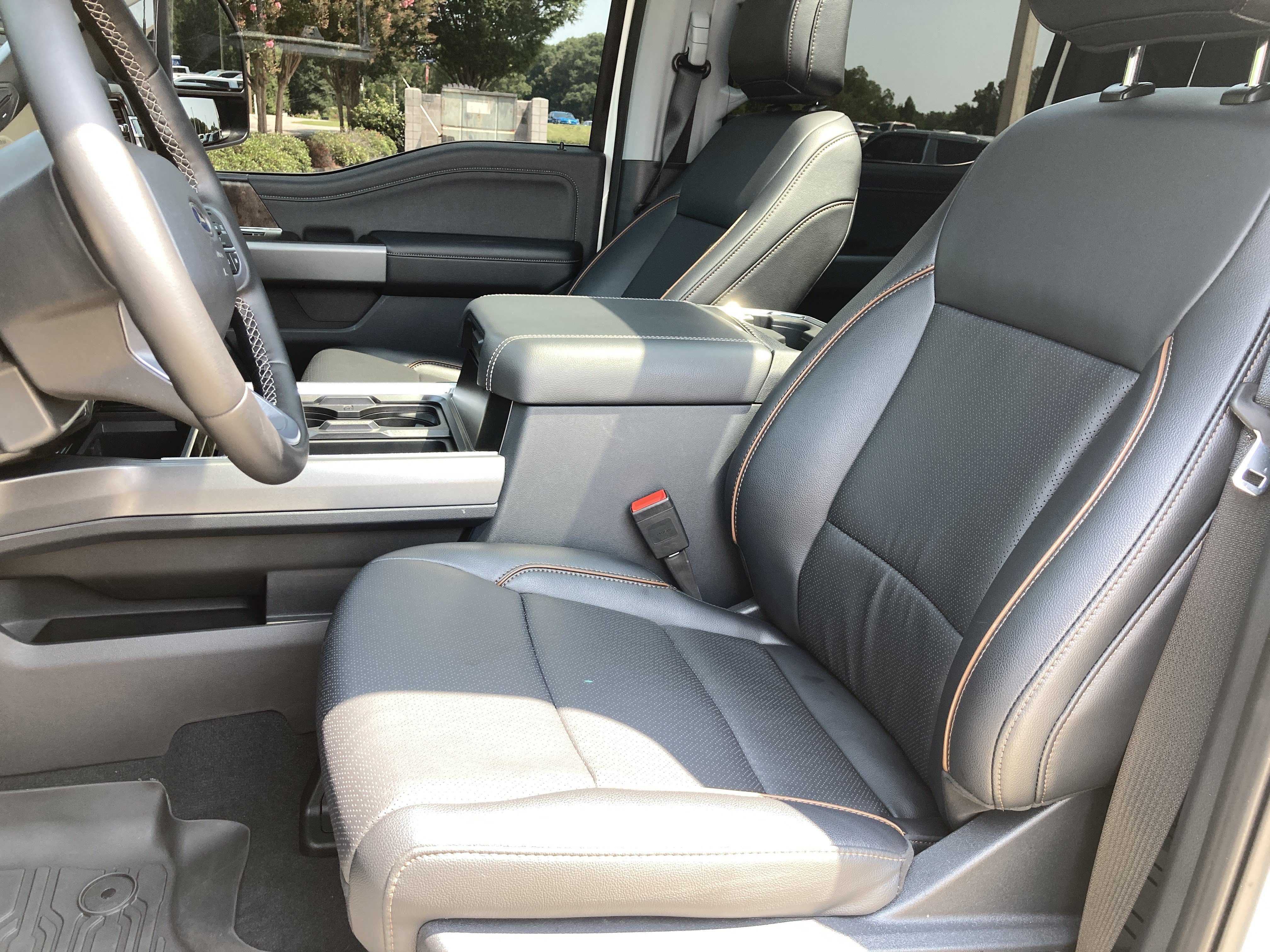 Used 2025 Ford F350 Lariat w/ Lariat Ultimate Package AWD/4WD image 23