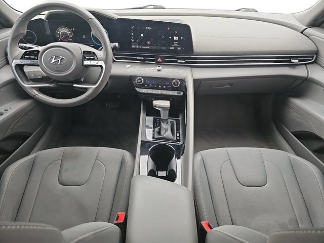 Used 2023 Hyundai Elantra SEL w/ Convenience Package FWD image 11