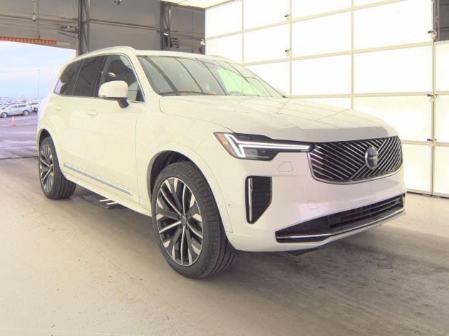 Used 2025 Volvo XC90 B6 Plus image 1