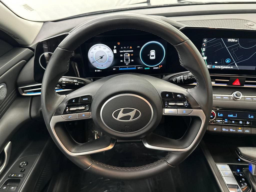 Used 2025 Hyundai Elantra SEL FWD image 23