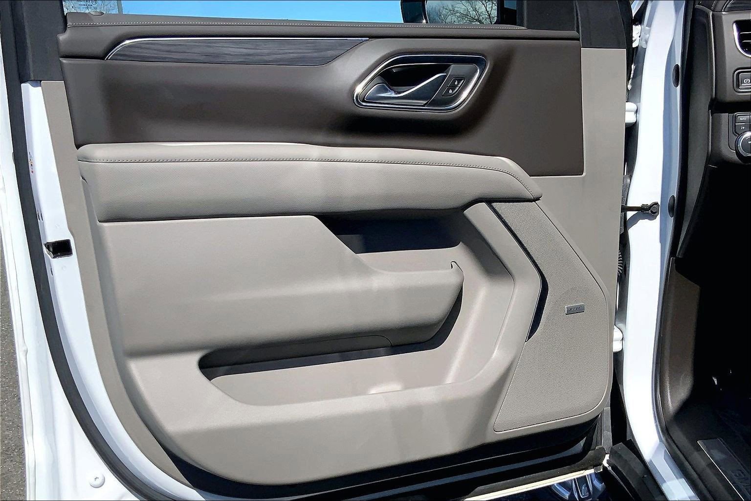 Used 2022 GMC Yukon SLT w/ SLT Premium Package image 21