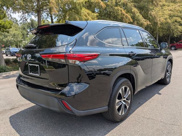 Used 2022 Toyota Highlander XLE FWD image 8