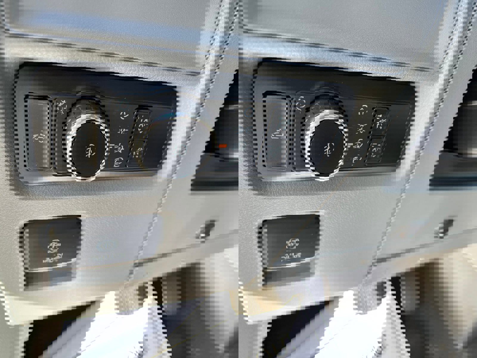 Used 2023 Ford F150 XLT w/ Trailer Tow Package image 11