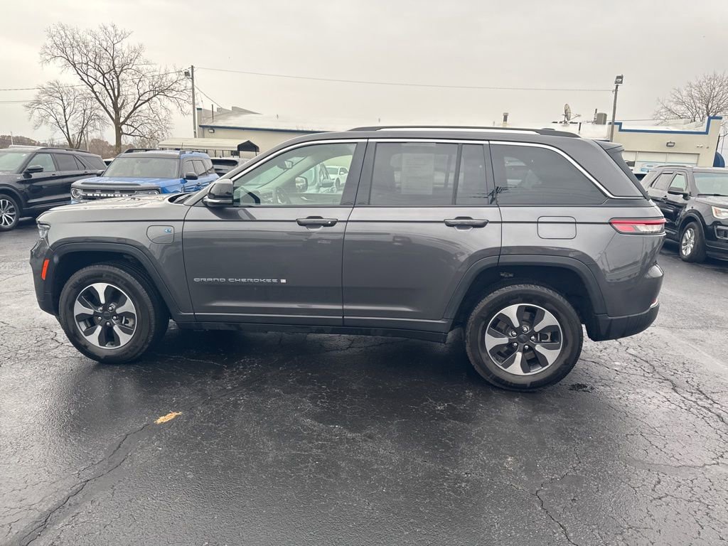 Used 2023 Jeep Grand Cherokee 4WD 4xe image 13