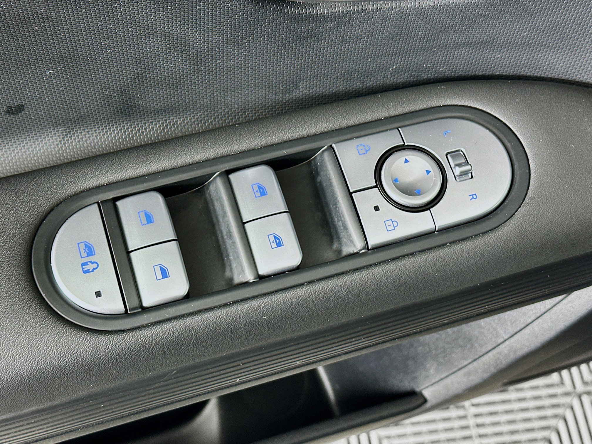 Used 2024 Hyundai Ioniq 5 SEL image 13