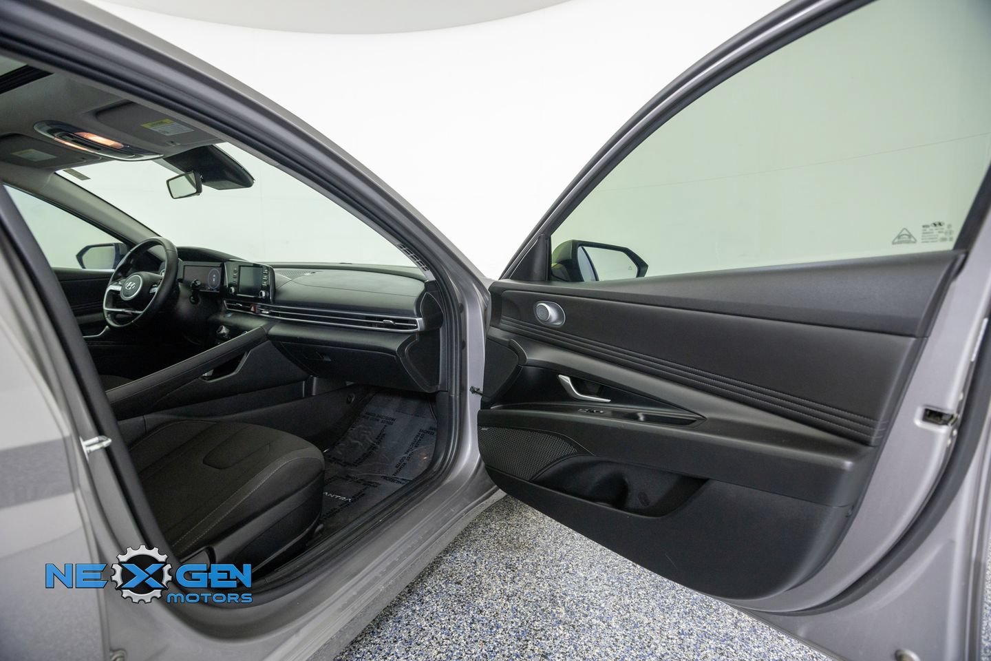 Used 2021 Hyundai Elantra SEL w/ Convenience + Premium Package FWD image 39
