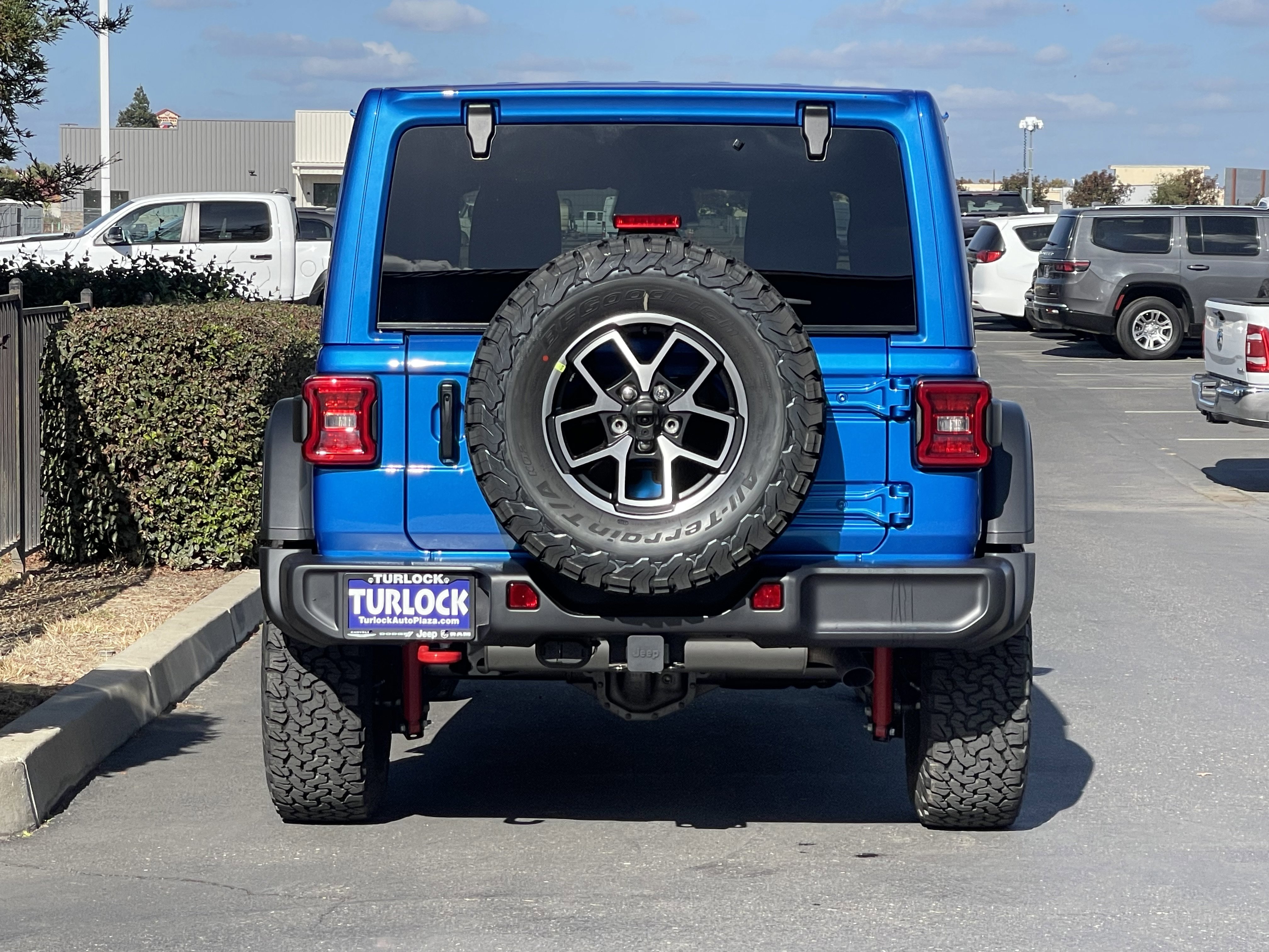 New 2026 Jeep Wrangler Unlimited Rubicon w/ Technology Group image 10