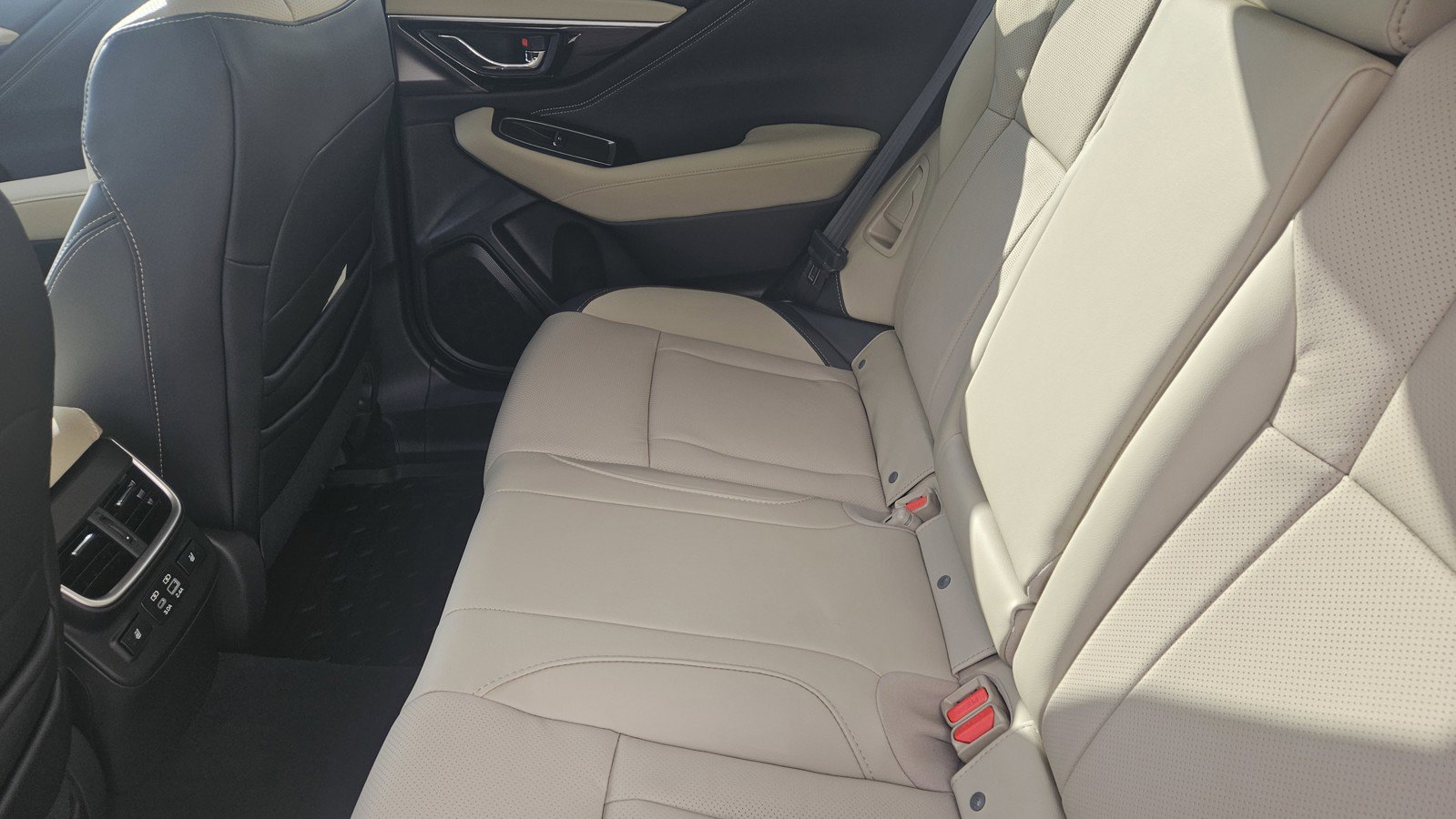 New 2025 Subaru Outback Limited image 8