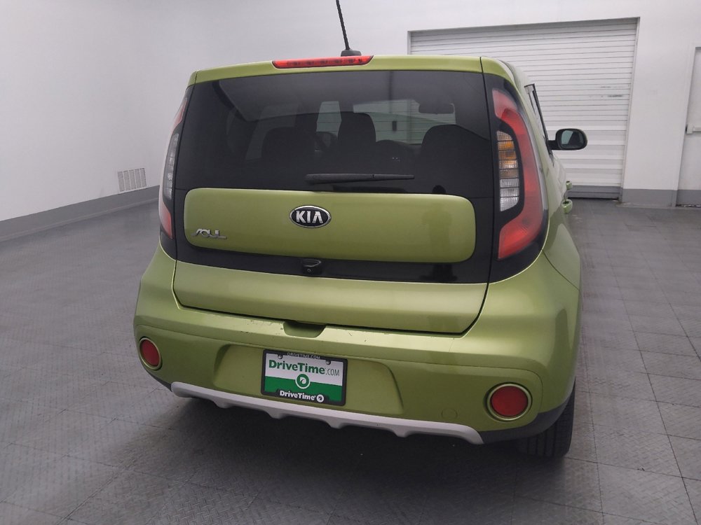 Used 2017 Kia Soul + image 7