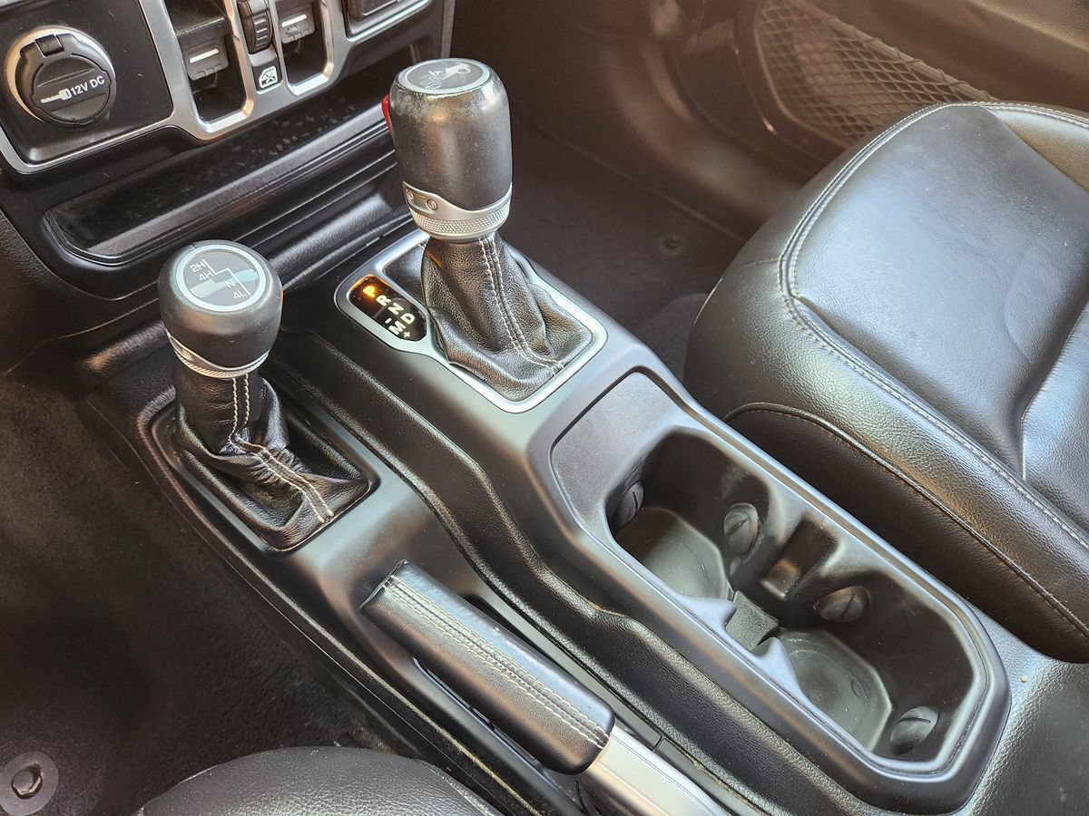 Used 2020 Jeep Wrangler Unlimited Sahara AWD/4WD image 39