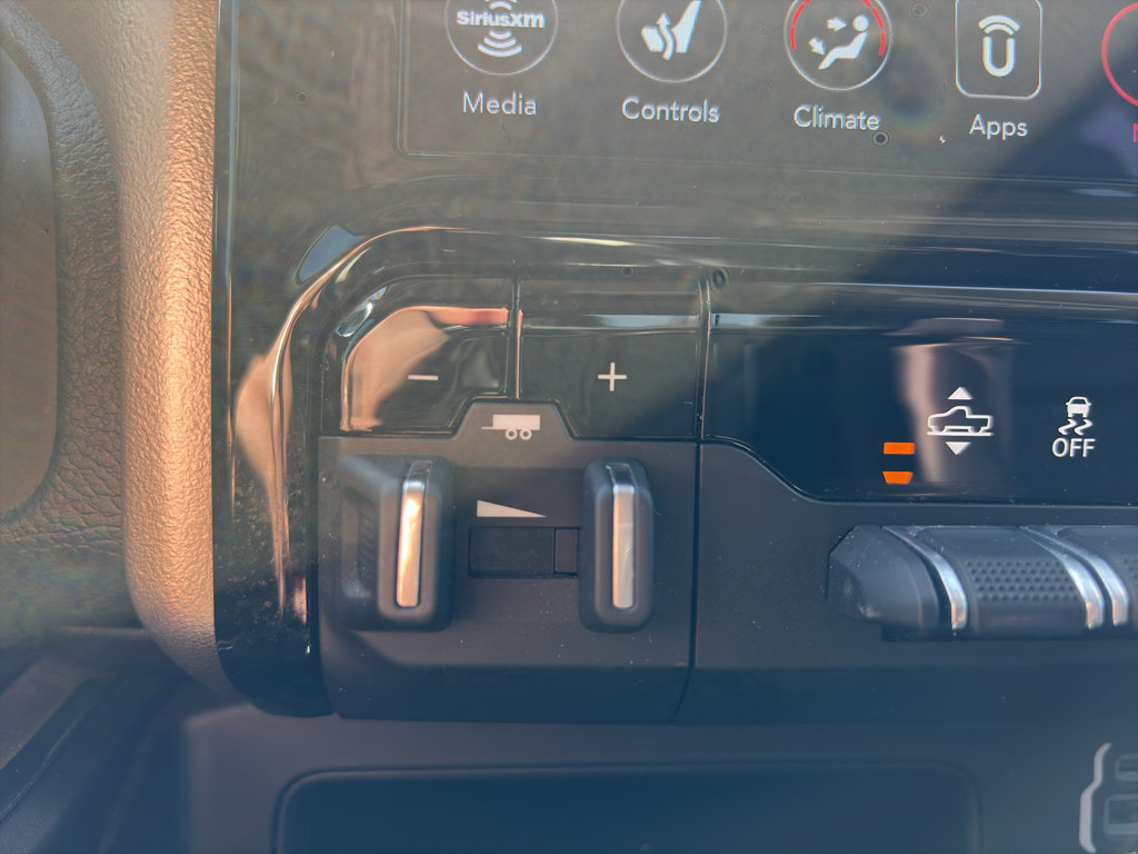 Used 2020 RAM 1500 Laramie AWD/4WD image 28