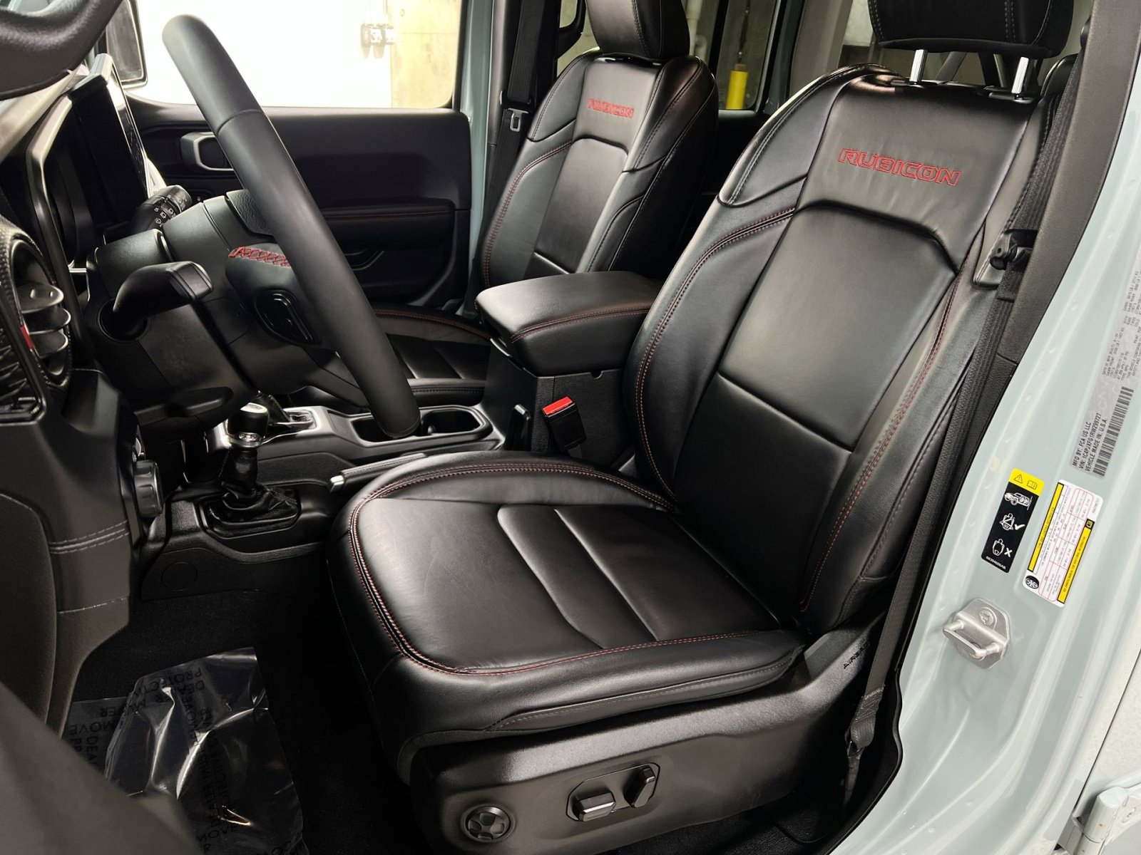 Used 2024 Jeep Wrangler Unlimited Rubicon w/ Technology Group image 17