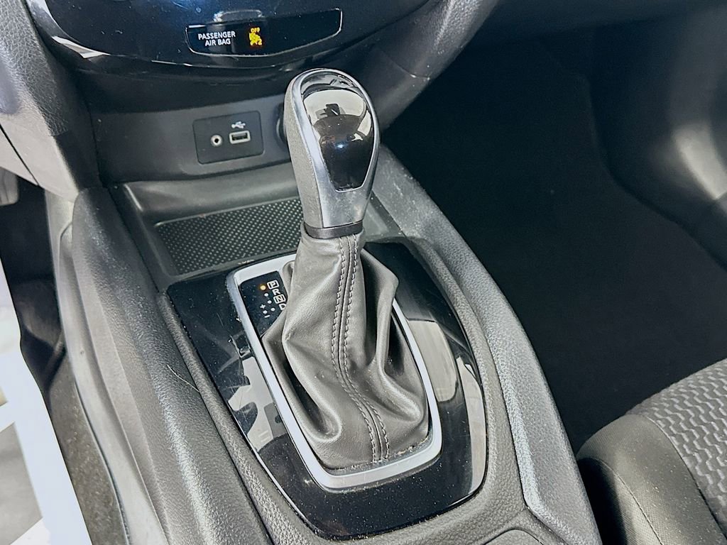 Used 2022 Nissan Rogue Sport S image 16