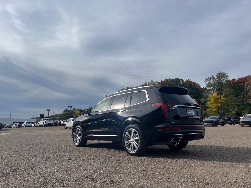 Used 2025 Cadillac XT6 Premium Luxury w/ LPO, Floor Liner Package AWD/4WD image 8