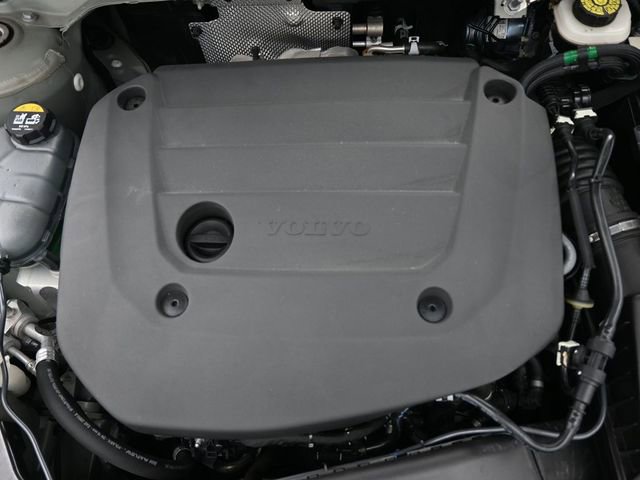 Used 2023 Volvo XC40 B5 Plus w/ Protection Package Premier image 33