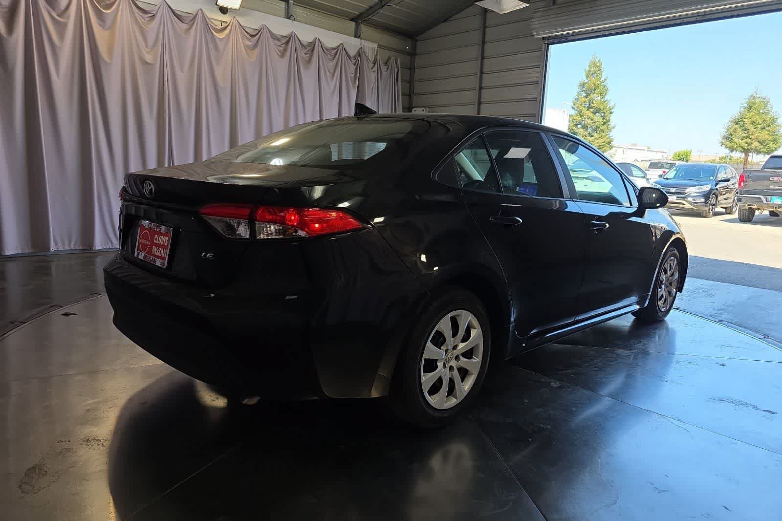 Used 2024 Toyota Corolla LE FWD image 3