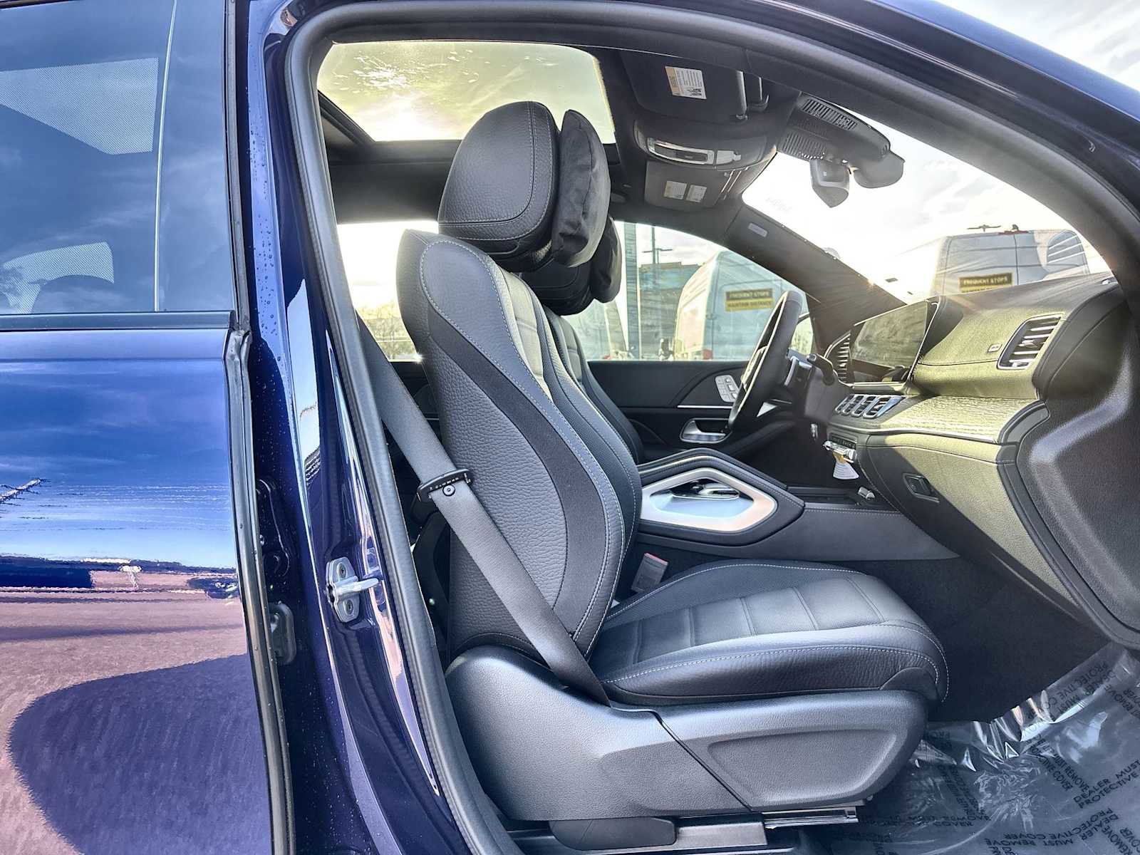 New 2026 Mercedes-Benz GLS 580 4MATIC image 9