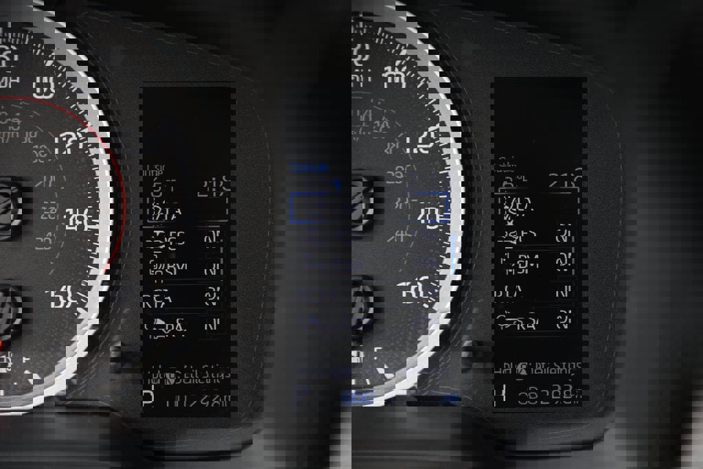 Used 2022 Toyota Corolla Cross LE image 17