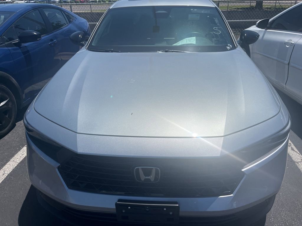 Used 2024 Honda Accord Sport image 2