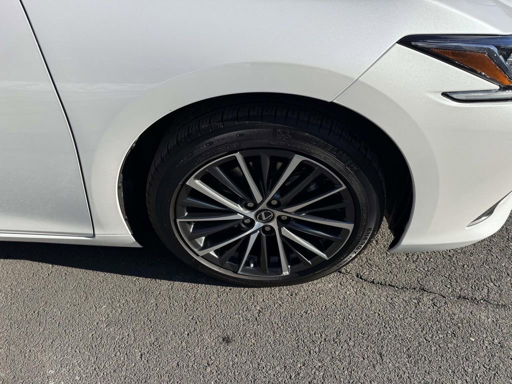 Used 2025 Lexus ES 350 w/ Premium Package image 7