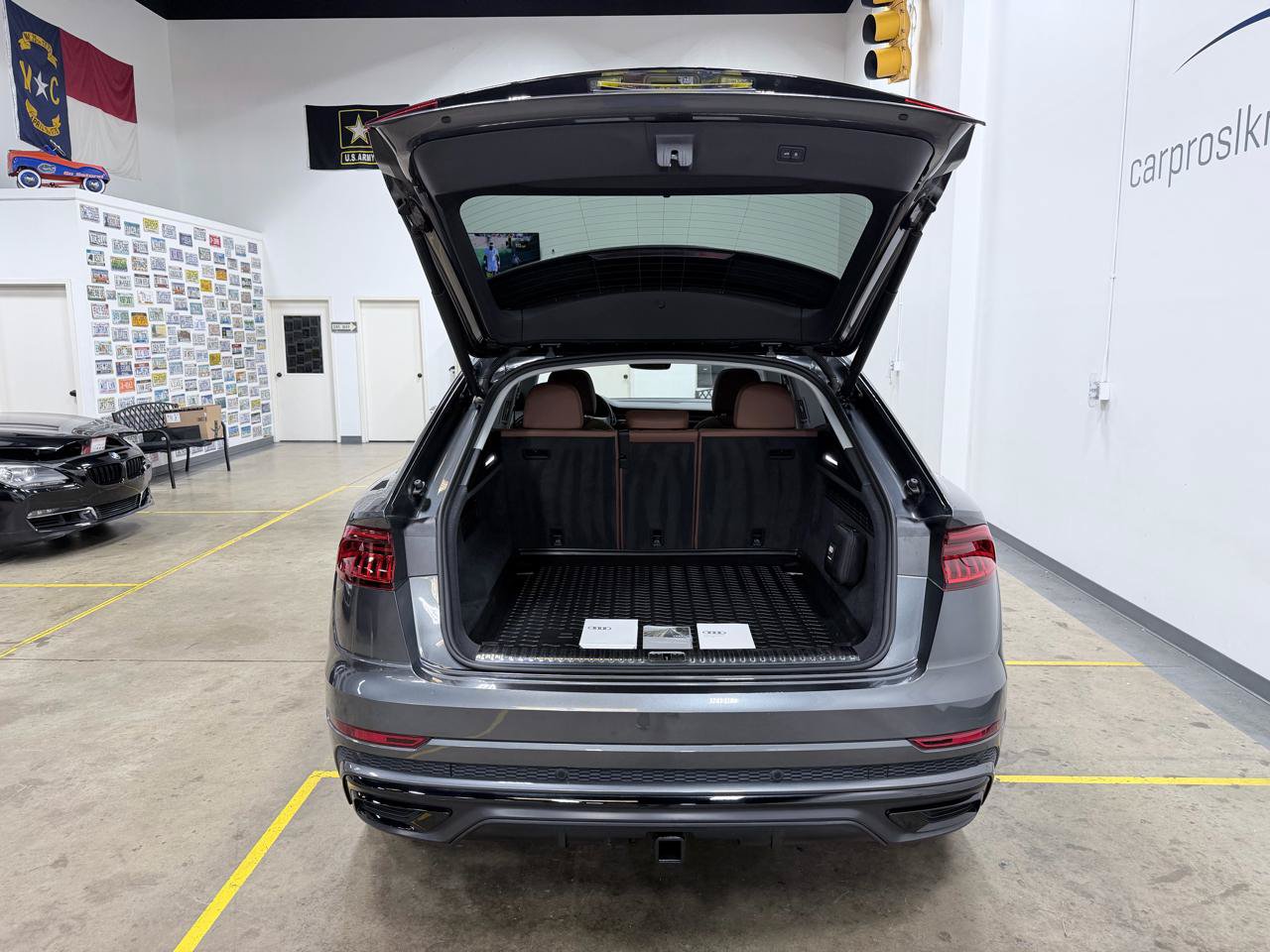 Used 2023 Audi Q8 Prestige AWD/4WD image 27
